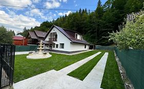 Vila Izvorul Muntelui